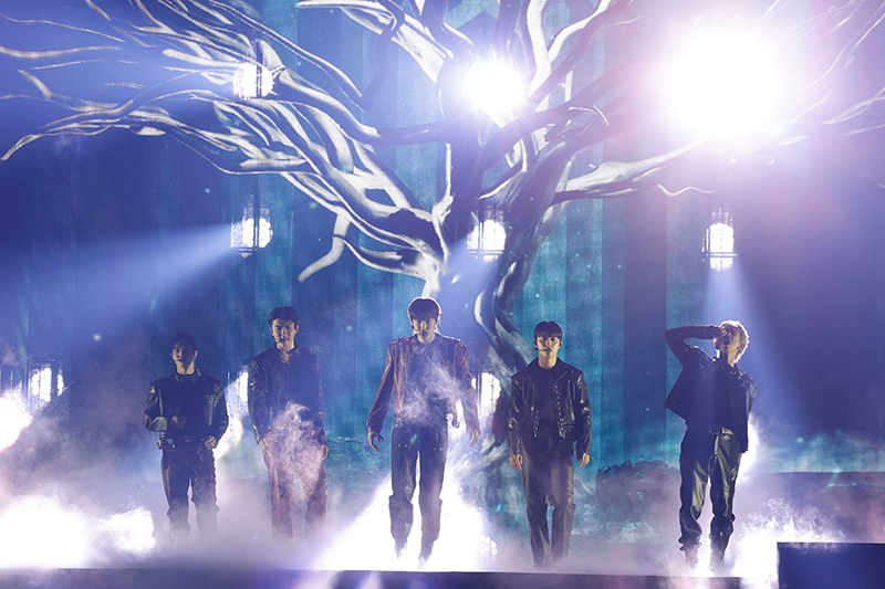 EXO】約6年ぶりのワールドツアー日本公演を完走！ | ニュース