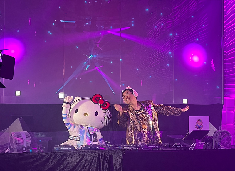 ピコ太郎、DJハローキティ