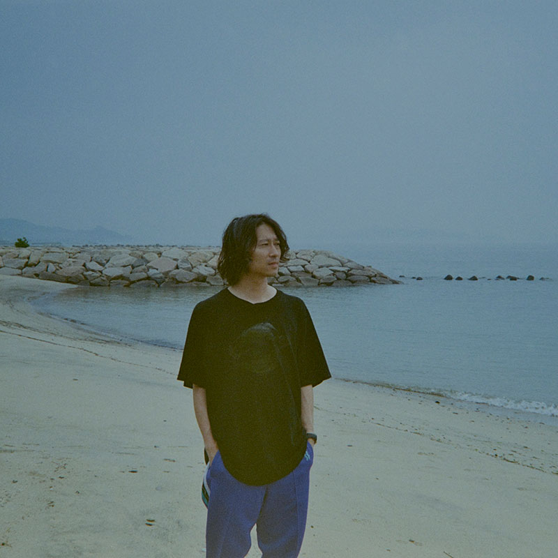 佐藤寛、シンガーソングライターとして初のソロEP『kashiwaba』を9月2